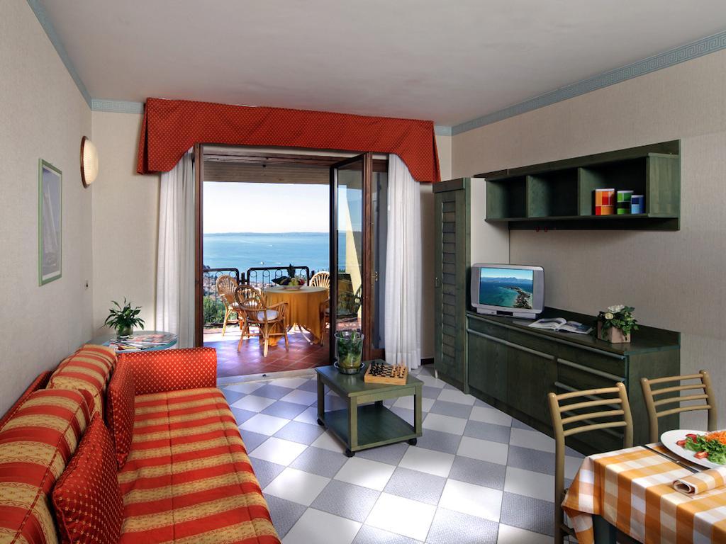 Marciaga Residence Madrigale חדר תמונה